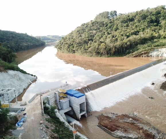 Vista aérea da PCH Tio Hugo, no Rio Jacuí (RS)